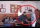 VIDEO – Imagini dintr-o școală din România – Ce-i face elevul unui profesor – Cadrul didactic acceptă și chiar se distrează