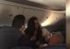 Bătaie în avion din cauza lipsei măștii de protecție. Femeie arestată după ce a agresat un bătrân