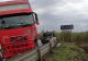 Autoturism spulberat de un camion care a intrat pe contrasens. Printre victime este și un copil de 13 ani