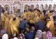 Patriarhul Kiril al Rusiei a căzut în biserică - Imagini cu momentul în care sfătuitorul lui Putin este adunat de pe jos de către preoți