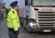Polițiștii de frontieră din Maramureș, amenințați cu moartea după ce au oprit un transport ilegal de lemne