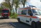 O autoutilitară a intrat într-un stâlp: 7 oameni, la spital - Trafic dirijat, pe un singur fir