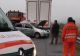 Accident cumplit în Sibiu. Doi bărbaţi au fost grav răniţi după ce maşina în care se aflau a intrat într-un autotren
