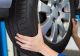 Vrei să plătești mai puțin pe benzină? Verifică aerul din cauciucuri: Legătura dintre presiune și consum