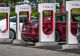 Lovitură pentru românii cu autoturisme electrice Tesla. De săptămâna viitoare vor plăti taxa de încărcare