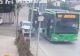 Accident șocant între o Dacie și un autobuz STB, surprins de camerele de supraveghere. VIDEO cu impactul violent