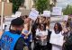 Protest cu scandal - profesorii au lovit mașina prefecturii. Haos la Cluj - VIDEO