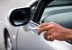 Aleșii pregătesc o nouă lovitură fumătorilor: Fumatul în mașina personală, în prezența copiilor, ar putea fi interzis!
