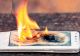 5 greșeli care pot provoca EXPLOZIA telefonului mobil sau îl pot avaria iremediabil