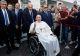 Papa Francisc a părăsit spitalul din Roma într-un scaun cu rotile. Cum se simte Suvernaul