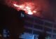 Incendiu violent, la un hotel din Ploiești: clipe de panică pentru zeci de turiști. Flăcările, vizibile de la kilometri distanță