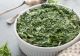 Mâncare de spanac cu ceapă verde și usturoi. Rețetă de post