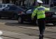 Un polițist de la Rutieră a fost lovit de o mașină în timp ce dirija traficul. Agentul a ajuns la spital