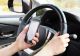 La cât a ajuns amenda pentru vorbitul la telefon la volan. În ce condiții pot rămâne șoferii fără permis