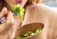 Cea mai populară salată de primăvară îți distruge, de fapt, sănătatea. Avertismentul unui nutriționist