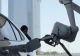 A fost lansat robotul care îți umple rezervorul în benzinării. „Camera recunoaște tipul autoturismului și nevoile de combustibil, și apoi robotul face toată treaba”