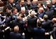 VIDEO - Bătaie de zile mari în Parlamentul Italiei. Un politician a fost scos în scaun cu rotile