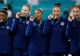 Jocurile Olimpice Paris 2024. De unde vine obiceiul ca sportivii să „muște” medaliile cucerite?