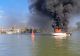 Incendiu în Deltă. O barcă a luat foc în zona fostului hotel Mila 35. Pasagerii au reușit să se salveze
