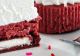 Surprinde-ți partenerul de Valentine's Day! Oferă-i Red Velvet Cheesecake cu biscuiți Oreo, desertul cu care îl vei cuceri