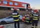 O mașină a fost spulberată de tren, în Bistrița Năsăud. Salvatorii au mobilizat un echipaj de descarcerare
