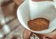 Ce poți face cu zațul de cafea. De ce NU trebuie să-l mai arunci la gunoi. Întrebuințări despre care nu știai