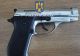 Doi minori suspectaţi că au tras cu pistolul pe stradă din Olt! Localnicii au crezut că sunt petarde