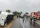Un autocar cu 20 de persoane s-a răsturnat în afara părții carosabile. A fost activat Planul Roșu de Intervenție