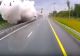 Explozie uriașă: o cisternă a fost spulberată pe autostradă