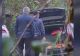 Director DSVSA Brăila, văzut în timp ce primea mită mâncare pentru câini. Marian Panțîru a fost prins în flagrant în parcarea unui magazin