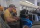 Panică la bordul unui avion! Măștile de oxigen au căzut, iar aeronava a coborât brusc pentru a evita o tragedie