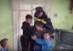 Gest emoționant! Pompierul care a dat o casă unei familii sărmane