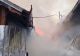 Incendiu de proporții în Prahova. O gospodărie în care era depozitat mult lemn a fost mistuită de flăcări