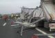 Pericol pe autostradă: două TIR‑uri, unul încărcat cu sulfat de amoniu, implicate într-un accident violent pe A1 - FOTO&VIDEO 