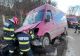 Microbuz cu 11 pasageri implicat într-un accident la Valea Sânpetru. Șase ambulanțe au ajuns fața locului
