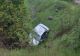 Accident grav în Neamț. O mașină a „zburat” de pe carosabil și a aterizat direct în șanț