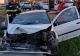 Accident pe DN 6. O femeie și o fetiță de șapte ani, transportate la spital după ce mașina a intrat într-un un stâlp de electricitate