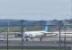 Un avion cu peste 200 de pasageri la bord a lovit un stâlp și un camion înainte de aterizare, în SUA. Imagini halucinante VIDEO 