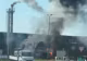 Explozie urmată de incendiu la un depozit din Prahova: un bărbat a fost rănit. Există pericolul unei noi deflagrații - VIDEO