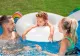 6 motive să alegi o piscină gonflabilă vara asta: răcoare instant în propria curte