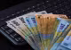 Calcule: cum cresc salariile demnitarilor în noua lege?