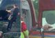 Scene șocante după accidentul de TIR de la Constanța. Șoferul, agresat de poliția locală: „Dă-i pe el! Dă-i la coaste!” - VIDEO
