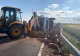 TIR cu cărămizi răsturnat peste o mașină, pe centura Timișoarei: un bărbat a murit, o femeie este în stare gravă - VIDEO
