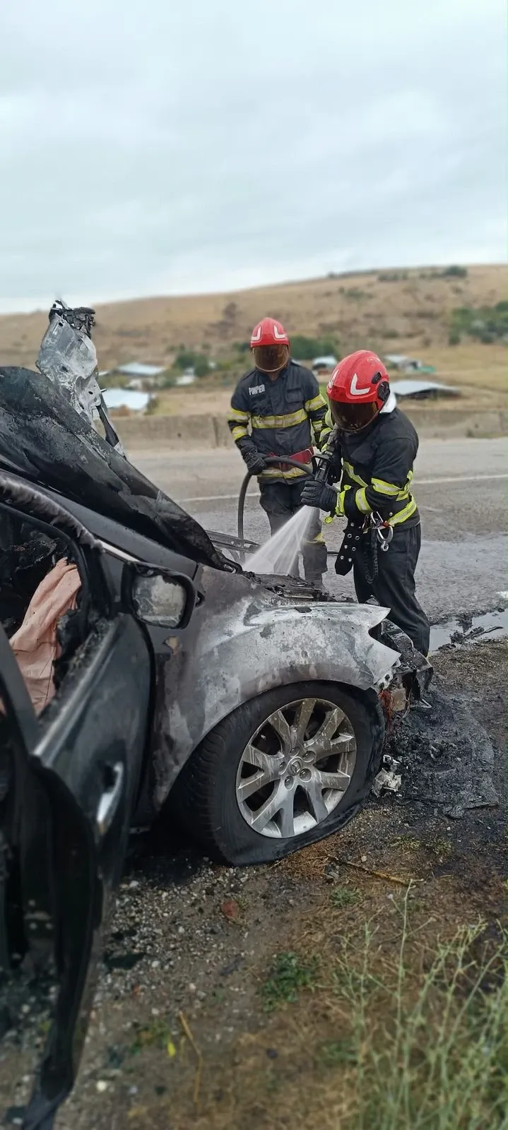 Babadag incendiu masina 2