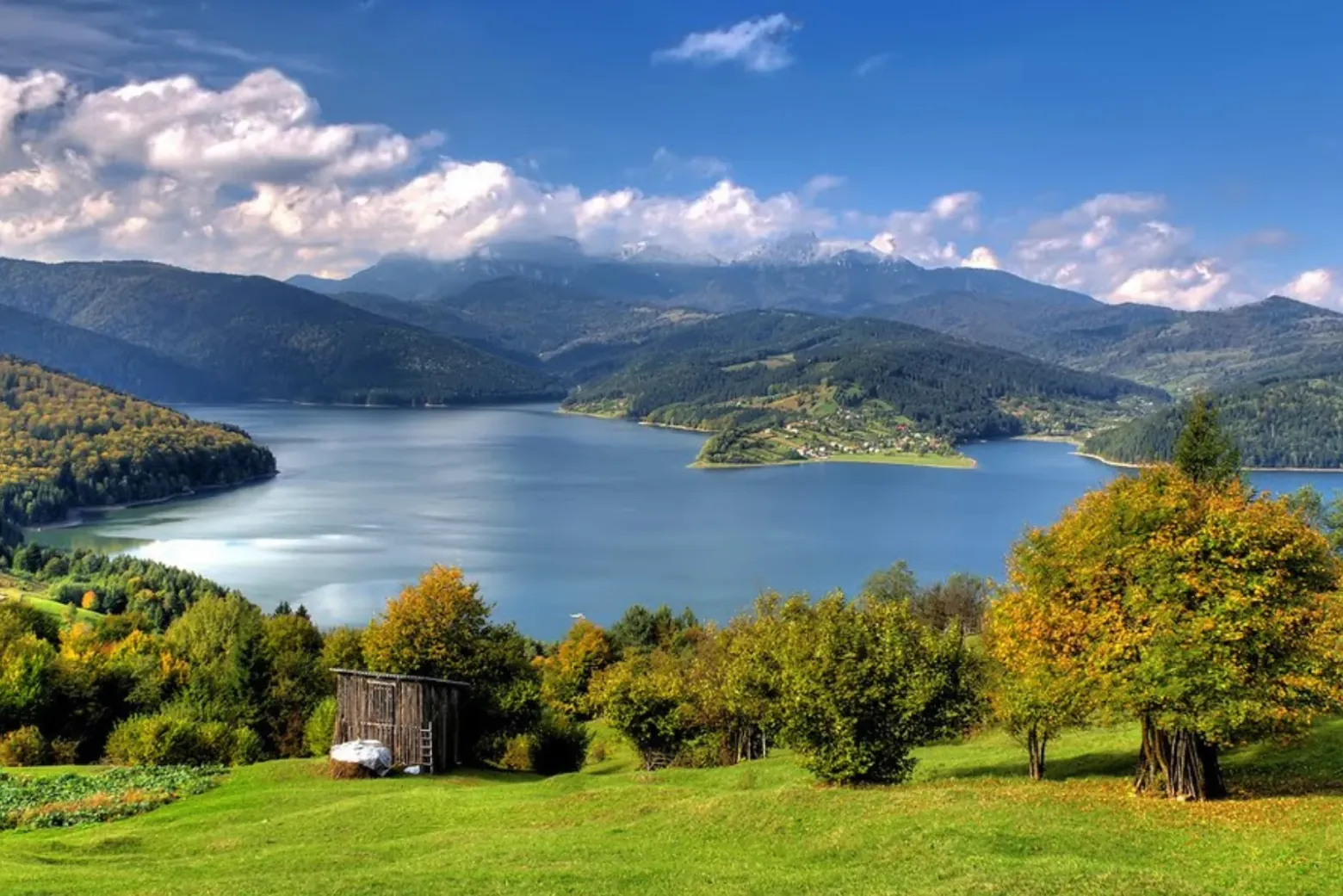 Lacul Izvorul Muntelui
