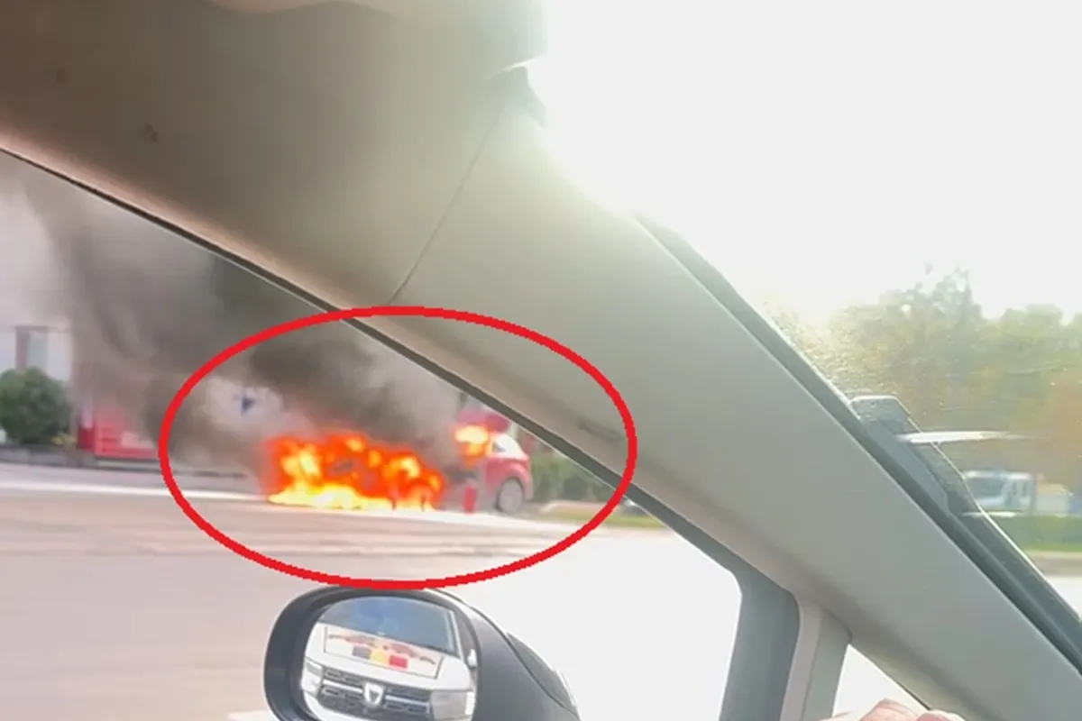 Incendiu mașină/ Captură video Facebook Info Trafic Bucuresti și Ilfov