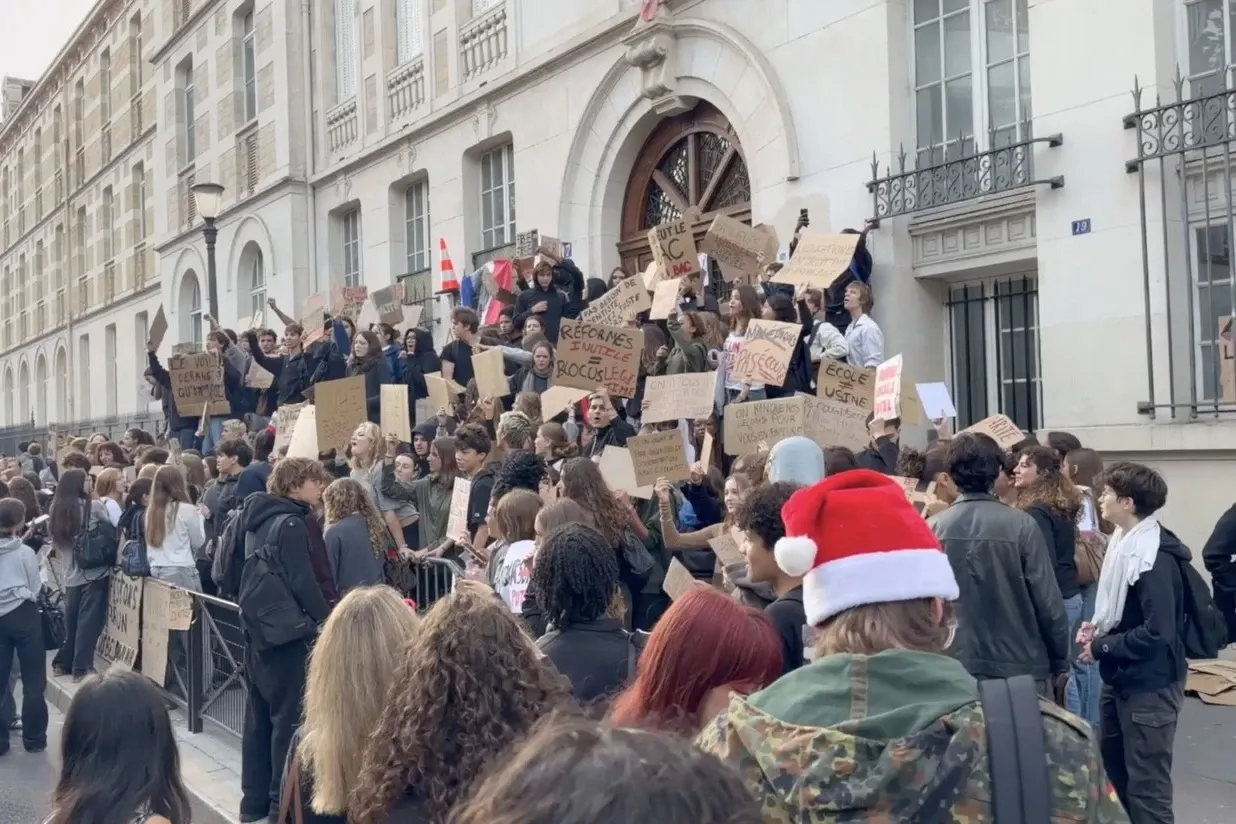 proteste                     