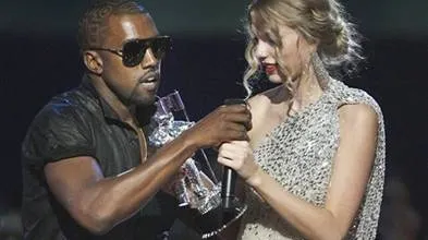 Kanye West a dat buzna pe scenă