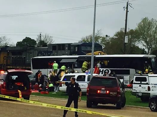 <p>Accident tren - autobuz</p>