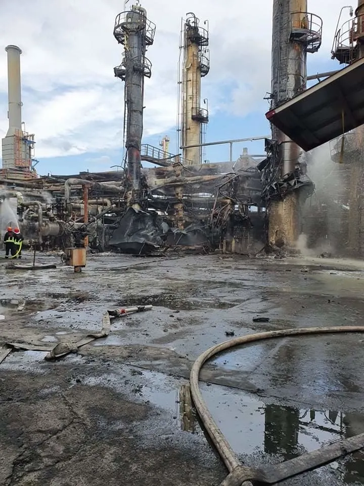 FOTO Cum arată interiorul Rafinăriei Petromidia Năvodari după explozia devastatoare de azi dimineață – poza 9